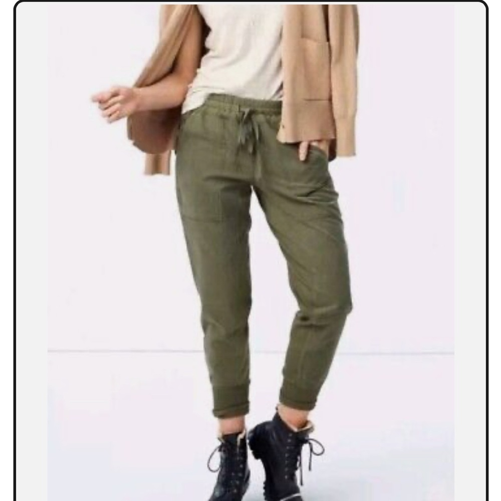 CAbi Olive Green Marathon Jogger Pants 
Style #3747 Size XS
